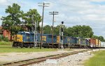 CSX 4526 & 4527 lead train L600-09 towards Raleigh Street